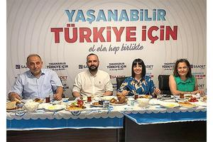 Foto Galeri (1) KORONUN ONUR KONUĞU BEDİA AKARTÜRK Aliağa Ekspres