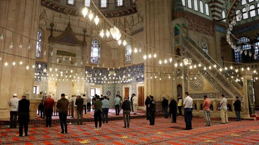 Diyanetten bayram namazına izin çıktı