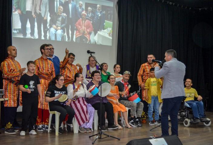 özel bireyler engelleri birlikte aştı